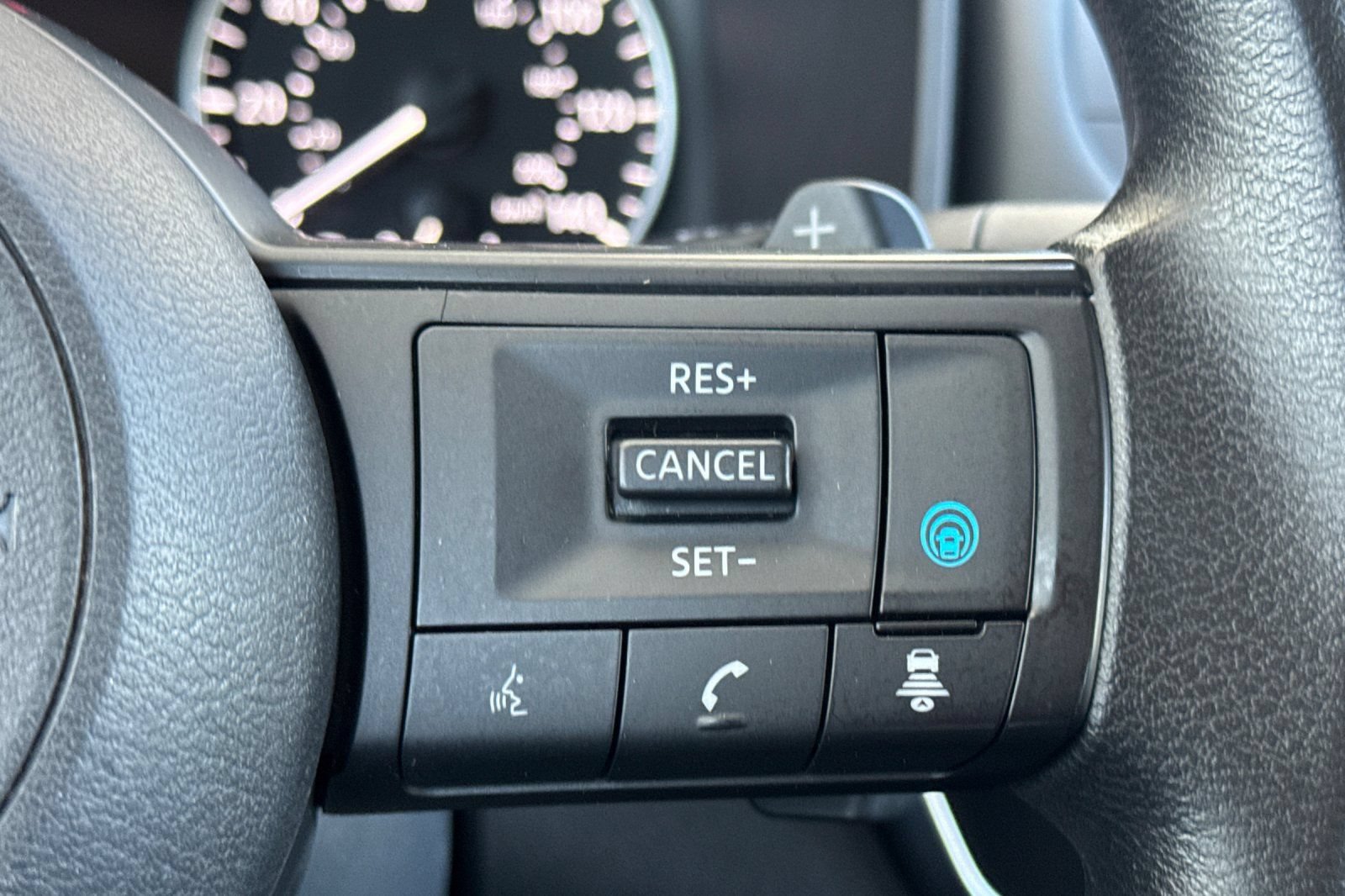 Used 2024 Nissan Rogue SV FWD image 27