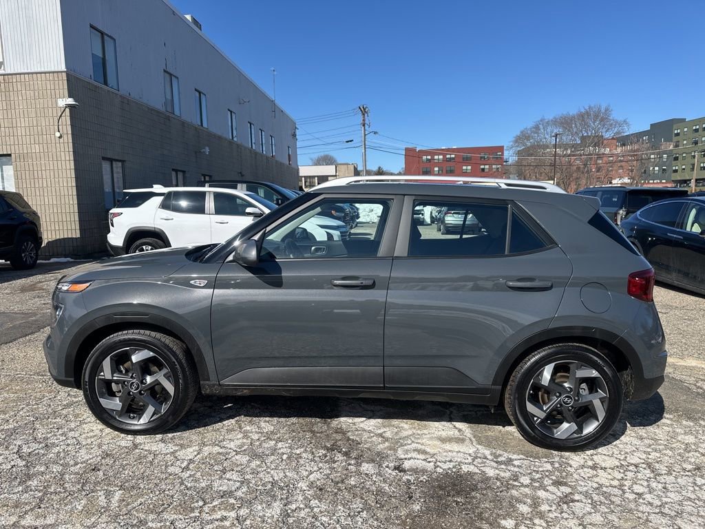 Used 2026 Hyundai Venue SEL image 2