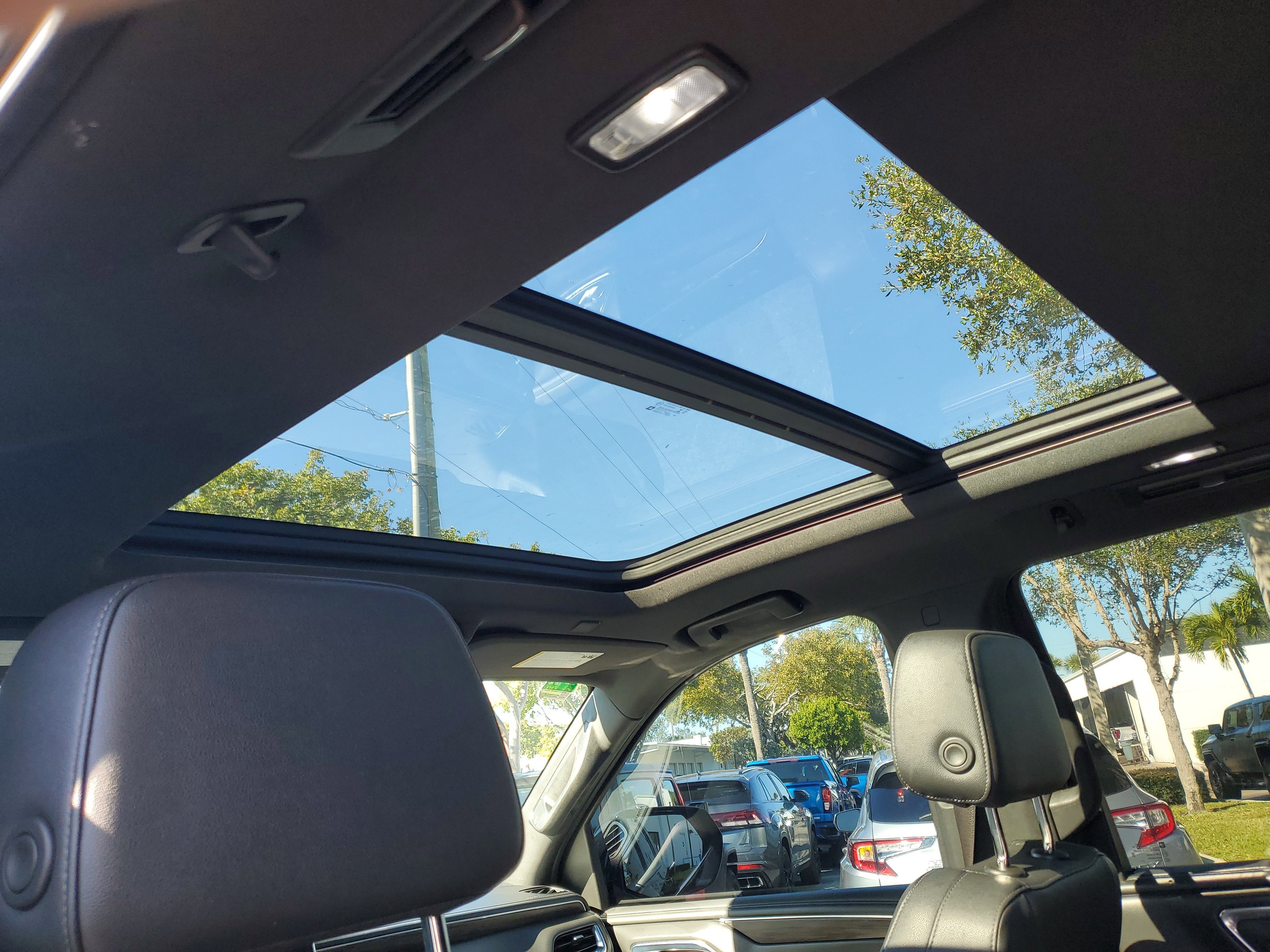 Used 2022 Chevrolet Tahoe LT w/ LT Signature Package image 7