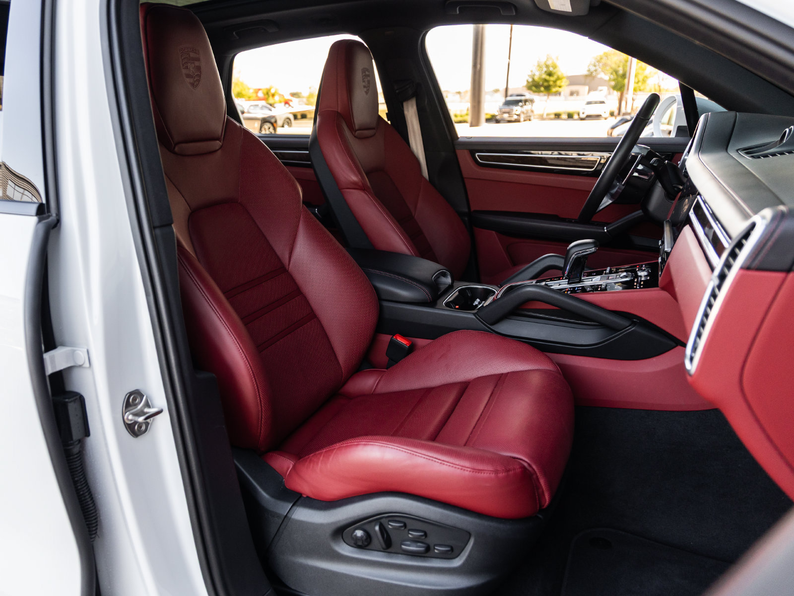 Certified 2023 Porsche Cayenne S Platinum AWD/4WD image 49