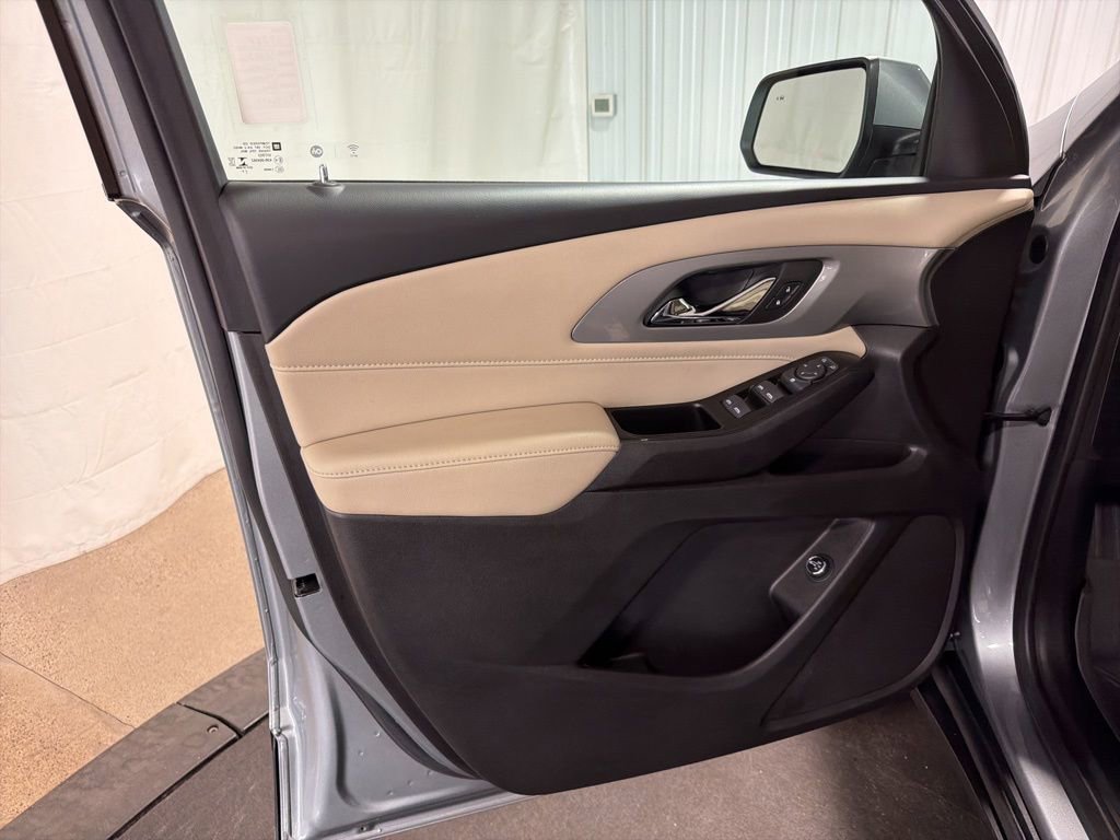 Certified 2023 Chevrolet Traverse LT w/ LPO, Floor Liner Package image 4