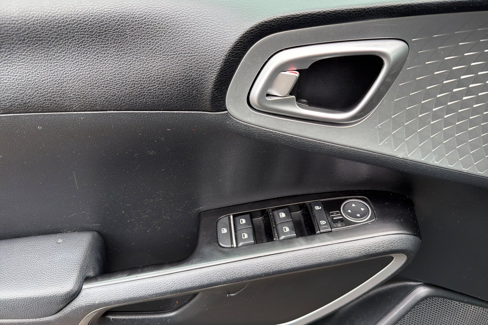 Used 2023 Kia Soul LX w/ LX Technology Package FWD image 10