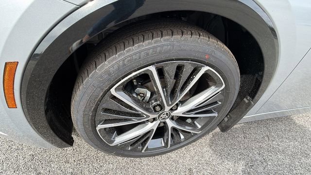 New 2026 Toyota Prius XLE FWD image 11
