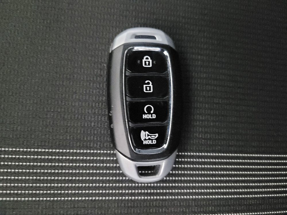 Used 2024 Hyundai Venue SEL FWD image 32