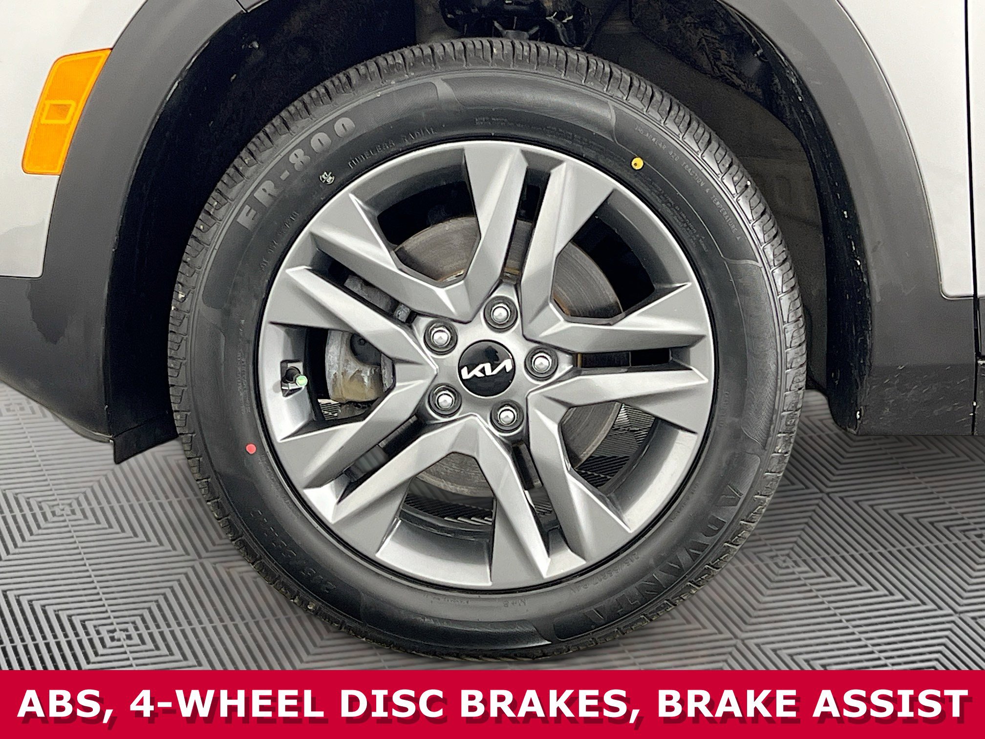 Used 2023 Kia Seltos LX image 32