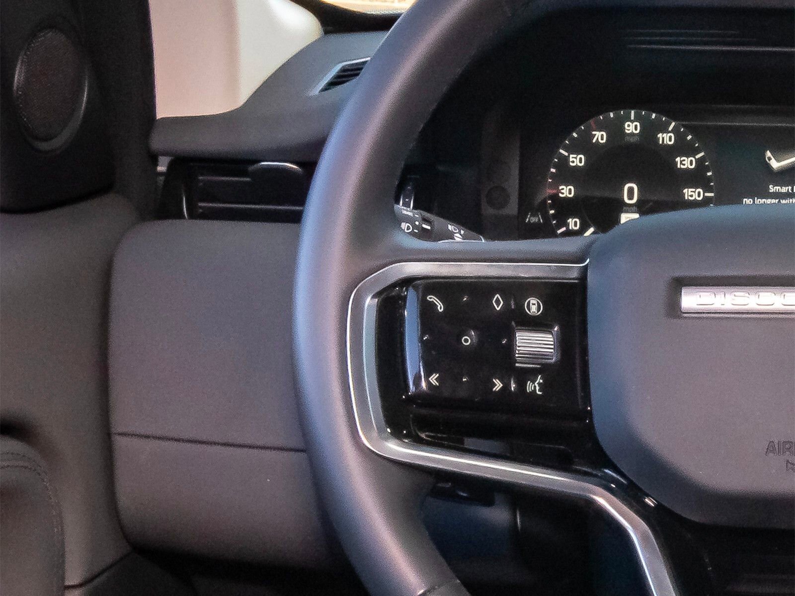 Used 2025 Land Rover Discovery Sport S image 15