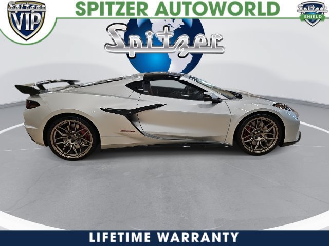 New 2026 Chevrolet Corvette Z06 w/ LPO, Roadside Safety Package RWD image 10