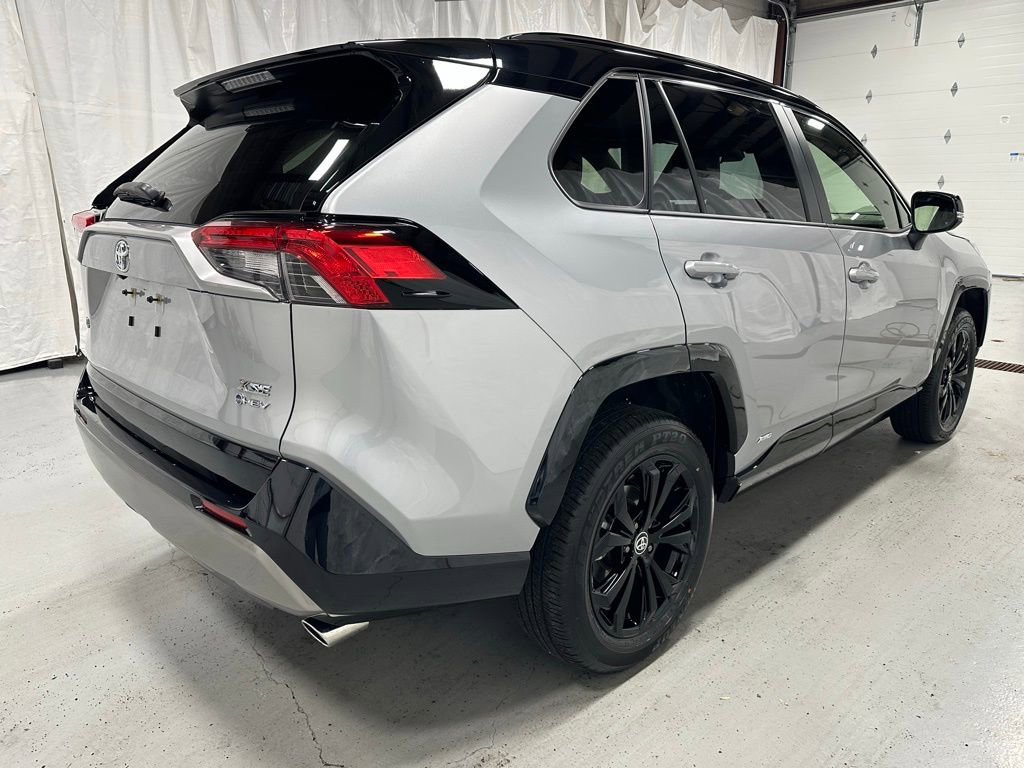 Used 2025 Toyota RAV4 XSE w/ Weather Package image 7
