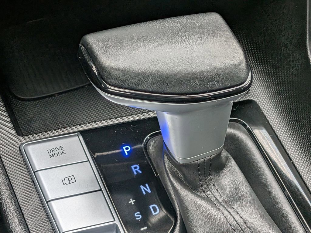 Used 2025 Hyundai Elantra SEL FWD image 19