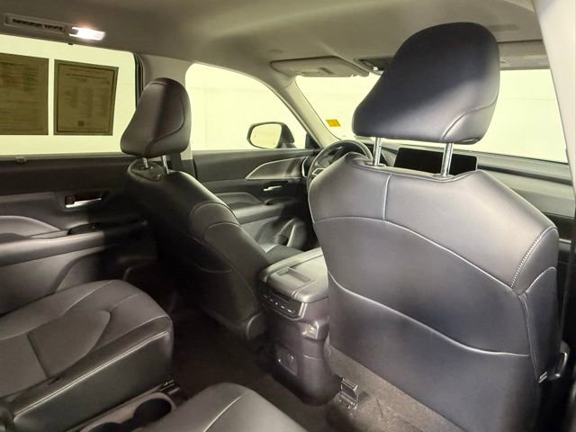 Used 2024 Toyota Grand Highlander XLE AWD/4WD image 40