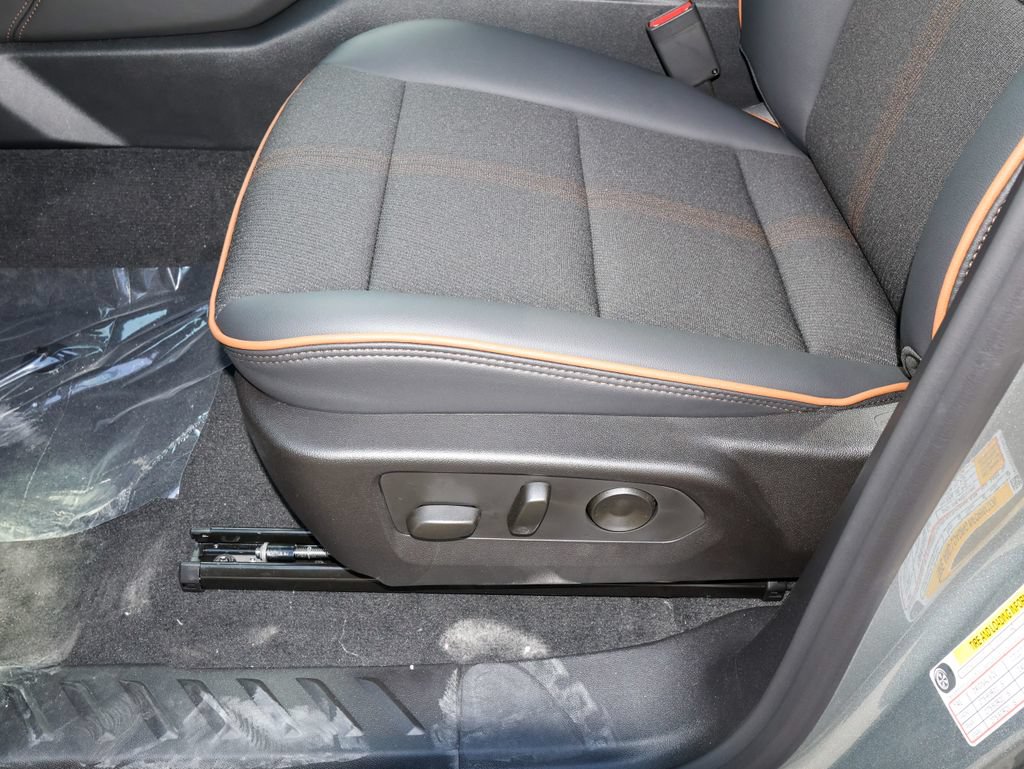 New 2026 GMC Canyon AT4 w/ Technology Plus Package AWD/4WD image 8