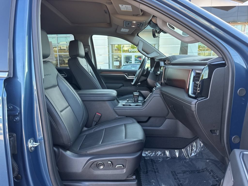 Used 2025 GMC Sierra 1500 Denali w/ Denali Reserve Package AWD/4WD image 13
