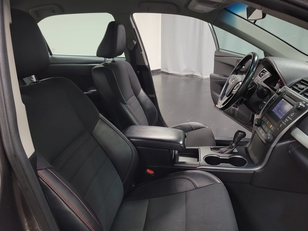 Used 2016 Toyota Camry SE FWD image 24