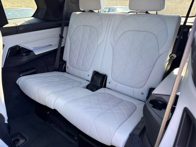 Used 2026 BMW X7 xDrive40i w/ M Sport Package AWD/4WD image 35