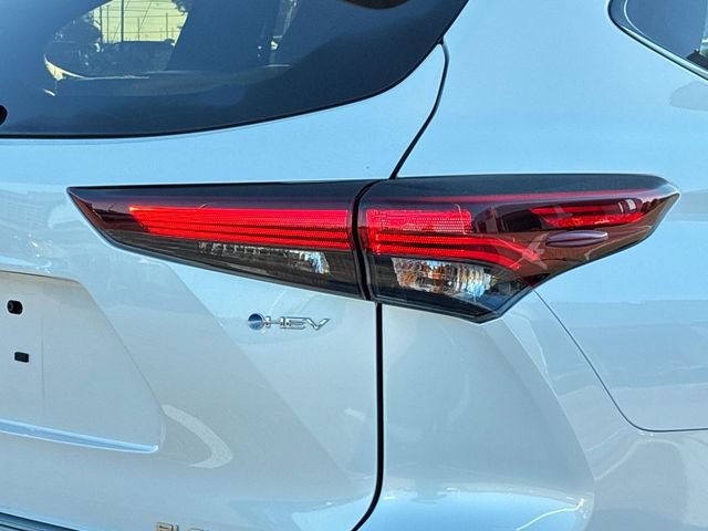 Used 2026 Toyota Highlander Platinum AWD/4WD image 29