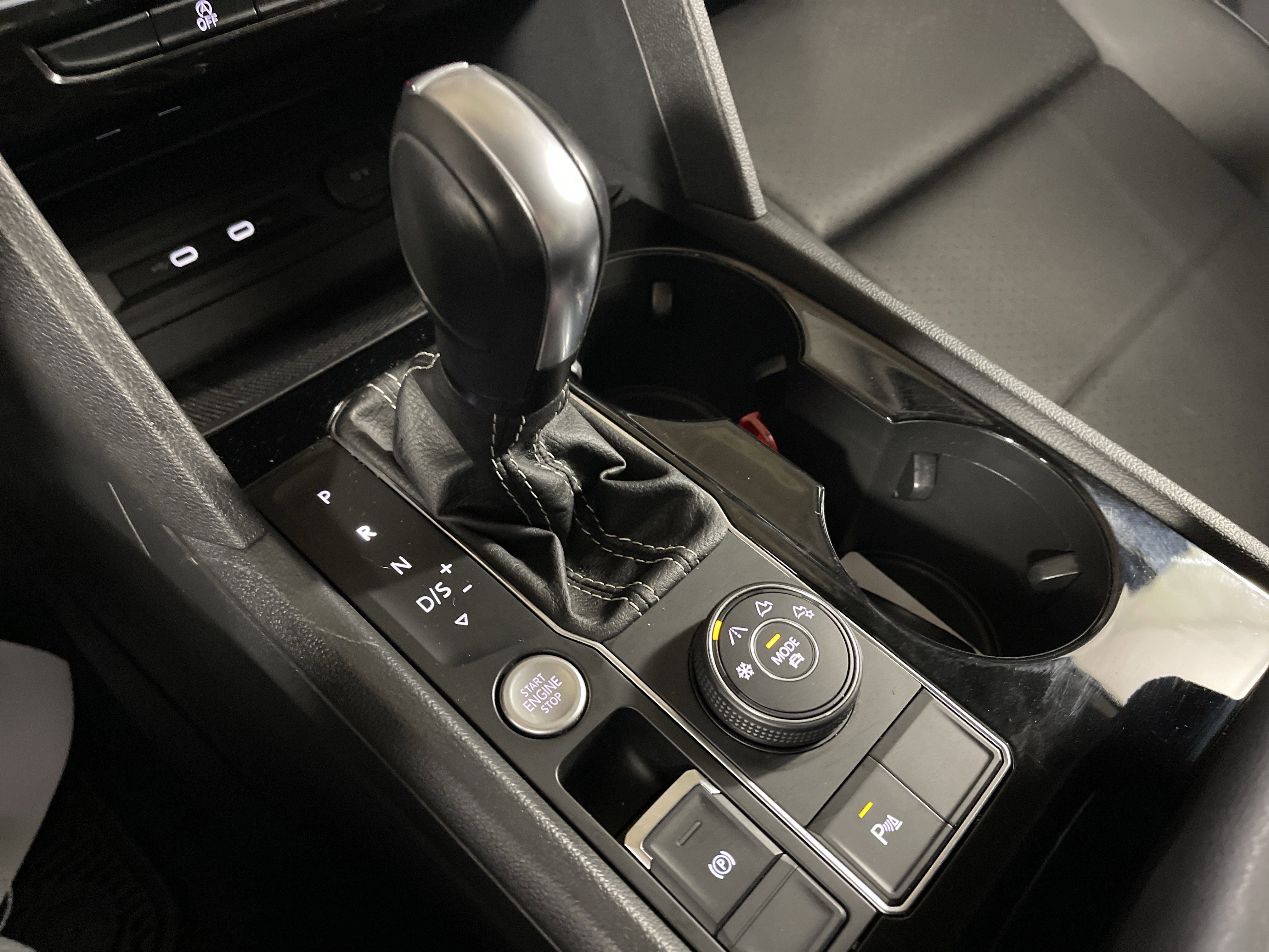 Used 2023 Volkswagen Atlas SE image 27