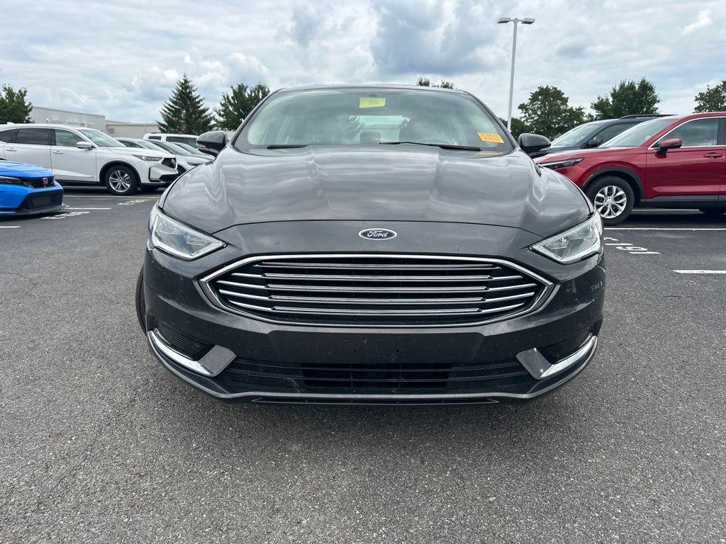 Used 2018 Ford Fusion SE w/ Equipment Group 602A FWD image 2