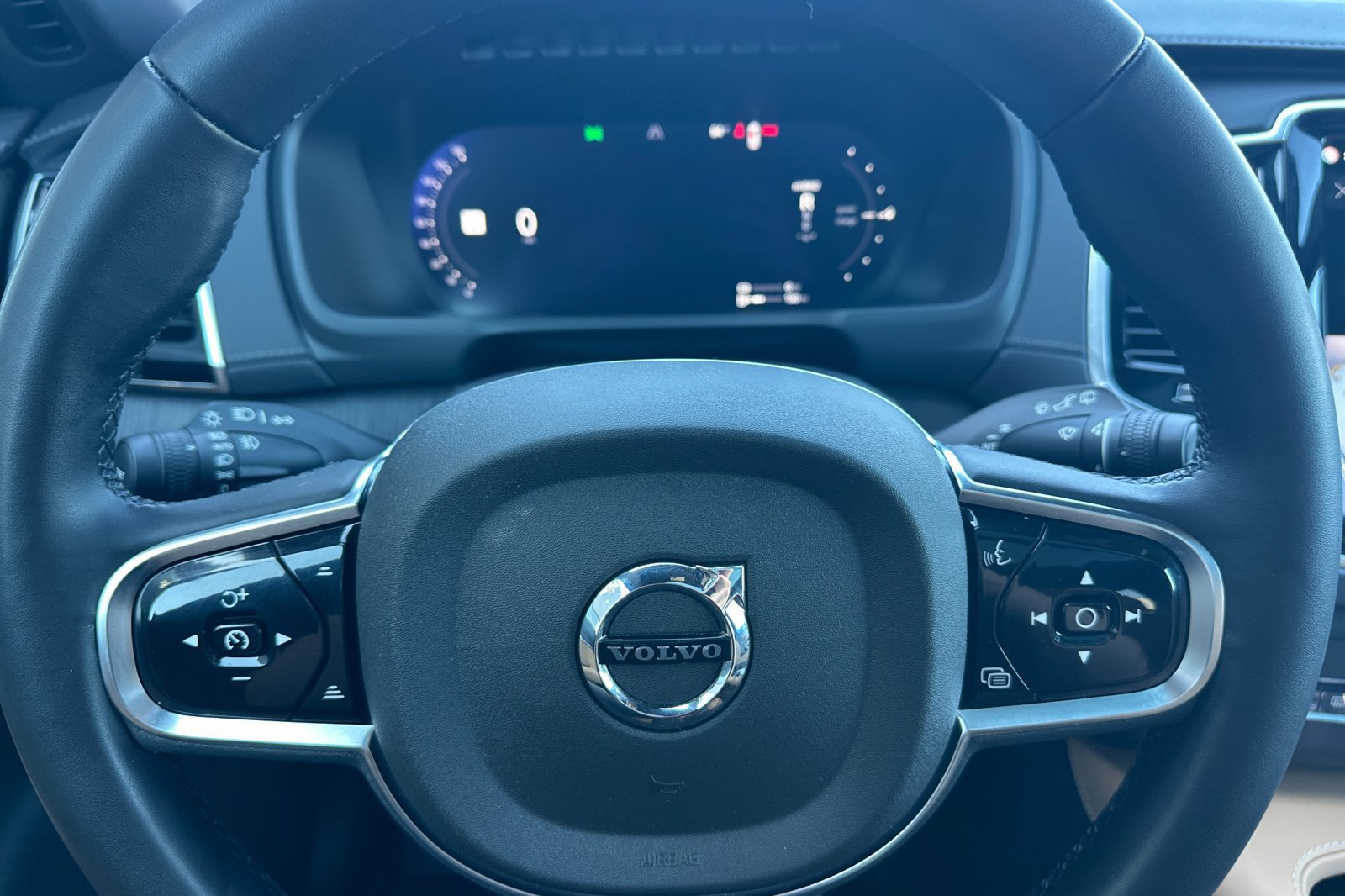 Certified 2024 Volvo XC90 T8 Ultimate w/ Protection Package AWD/4WD image 27