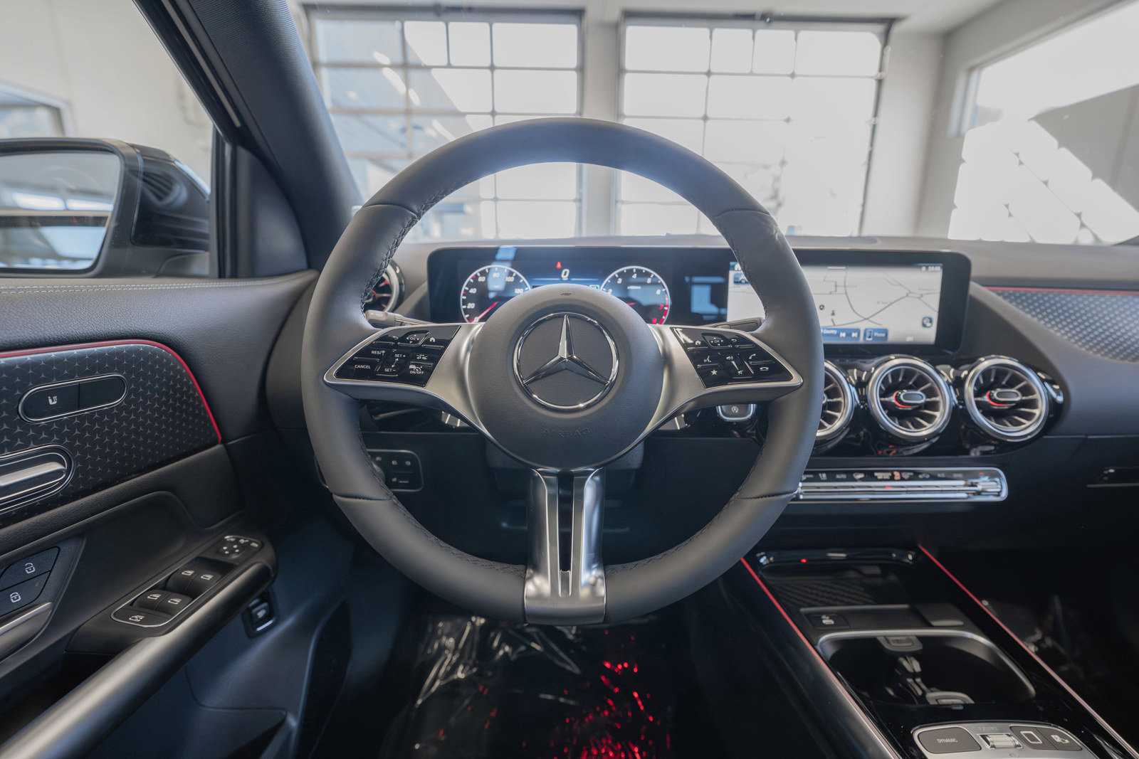 Used 2025 Mercedes-Benz GLA 250 4MATIC image 9