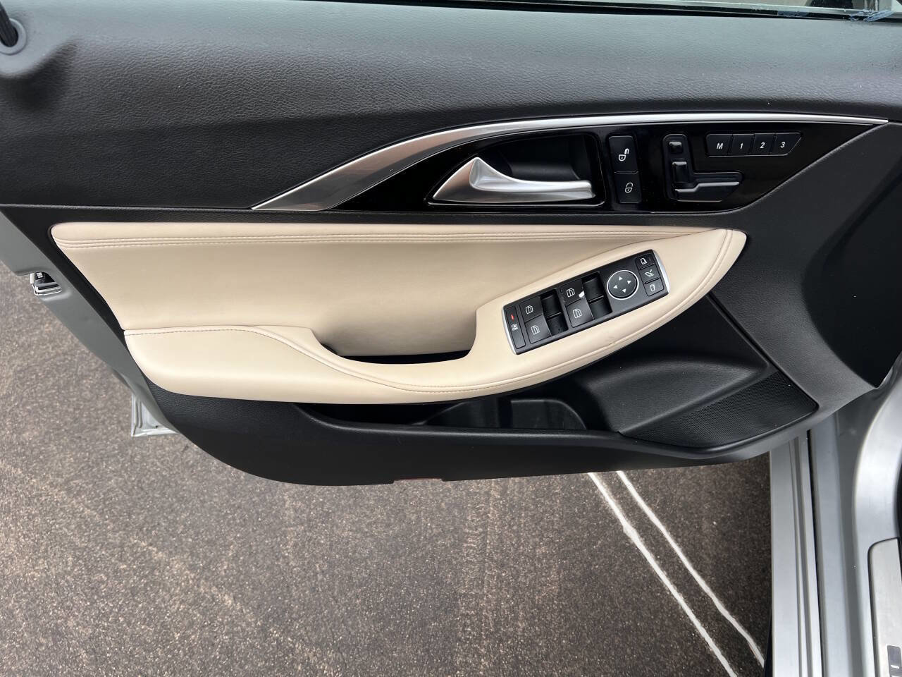 Used 2018 INFINITI QX30 Premium w/ Navigation Package image 24