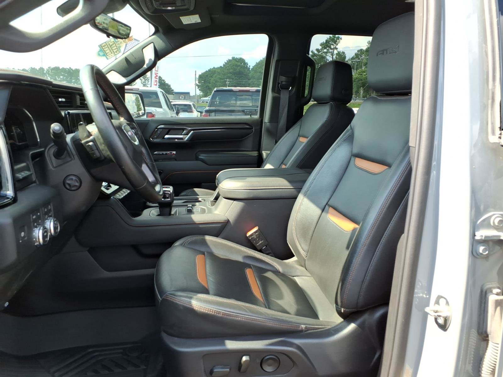 Used 2024 GMC Sierra 1500 AT4 w/ Technology Package AWD/4WD image 20