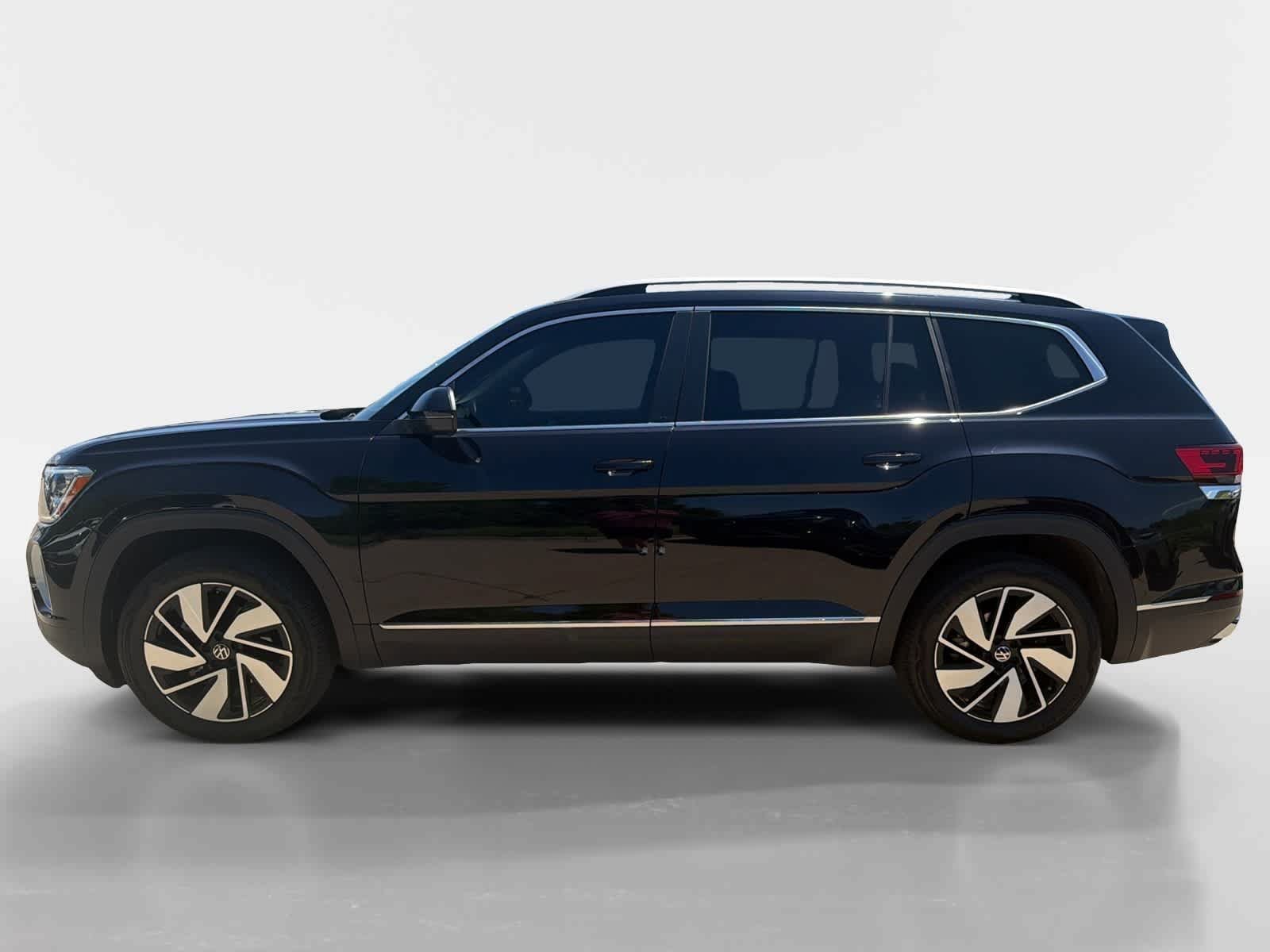 Used 2025 Volkswagen Atlas SEL AWD/4WD image 3