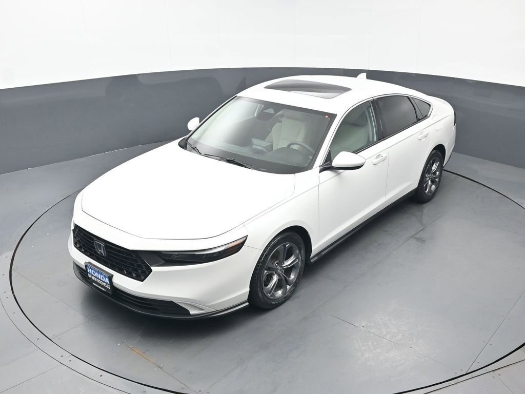 Certified 2023 Honda Accord EX image 34