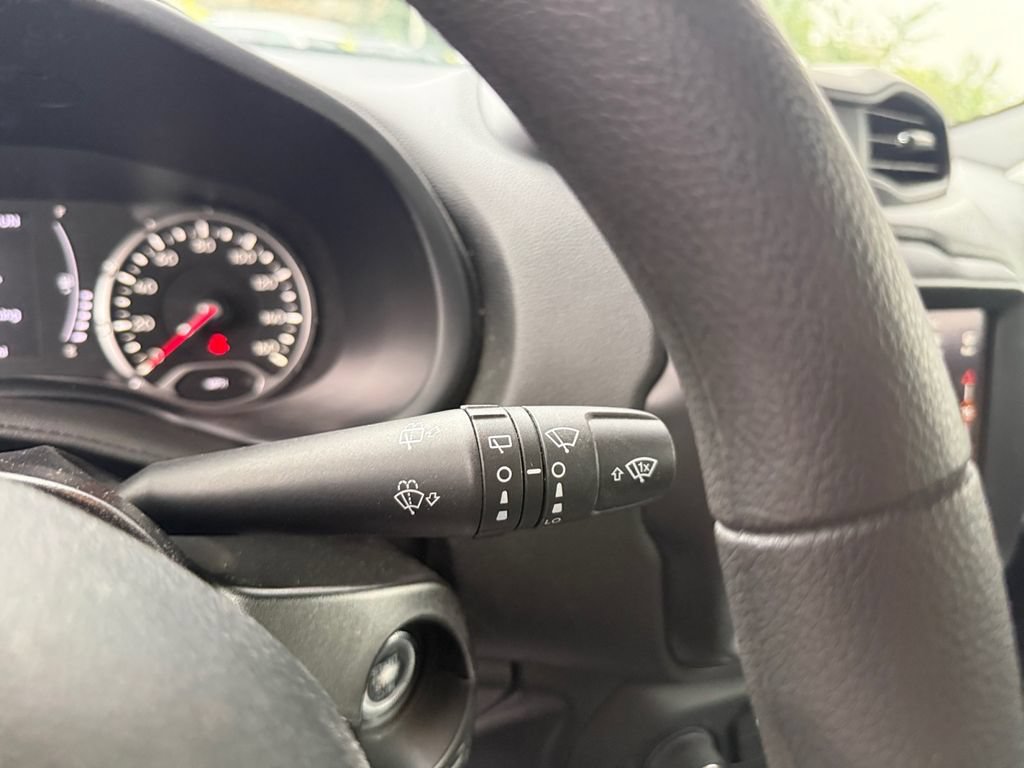 Used 2023 Jeep Renegade Latitude AWD/4WD image 38
