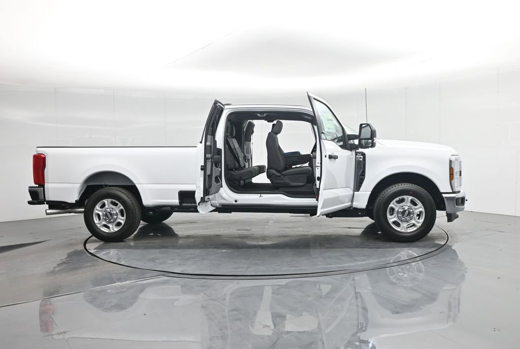 New 2026 Ford F350 XLT image 4