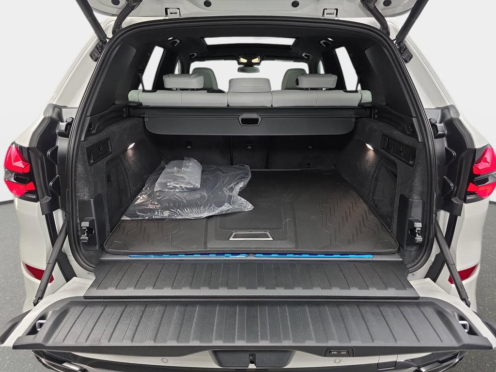 New 2026 BMW X5 xDrive50e w/ M Sport Package AWD/4WD image 12