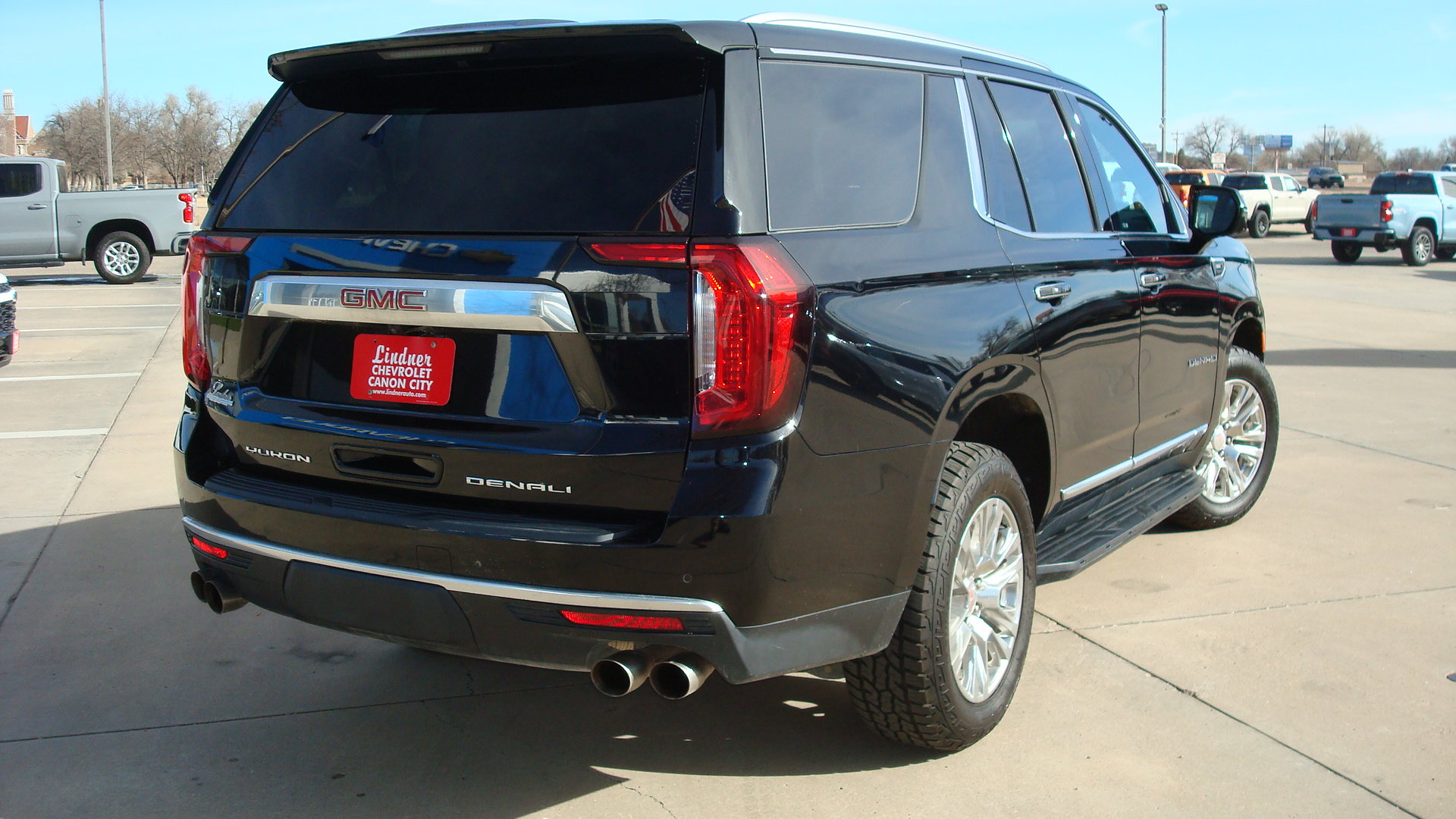 Used 2022 GMC Yukon Denali AWD/4WD image 4