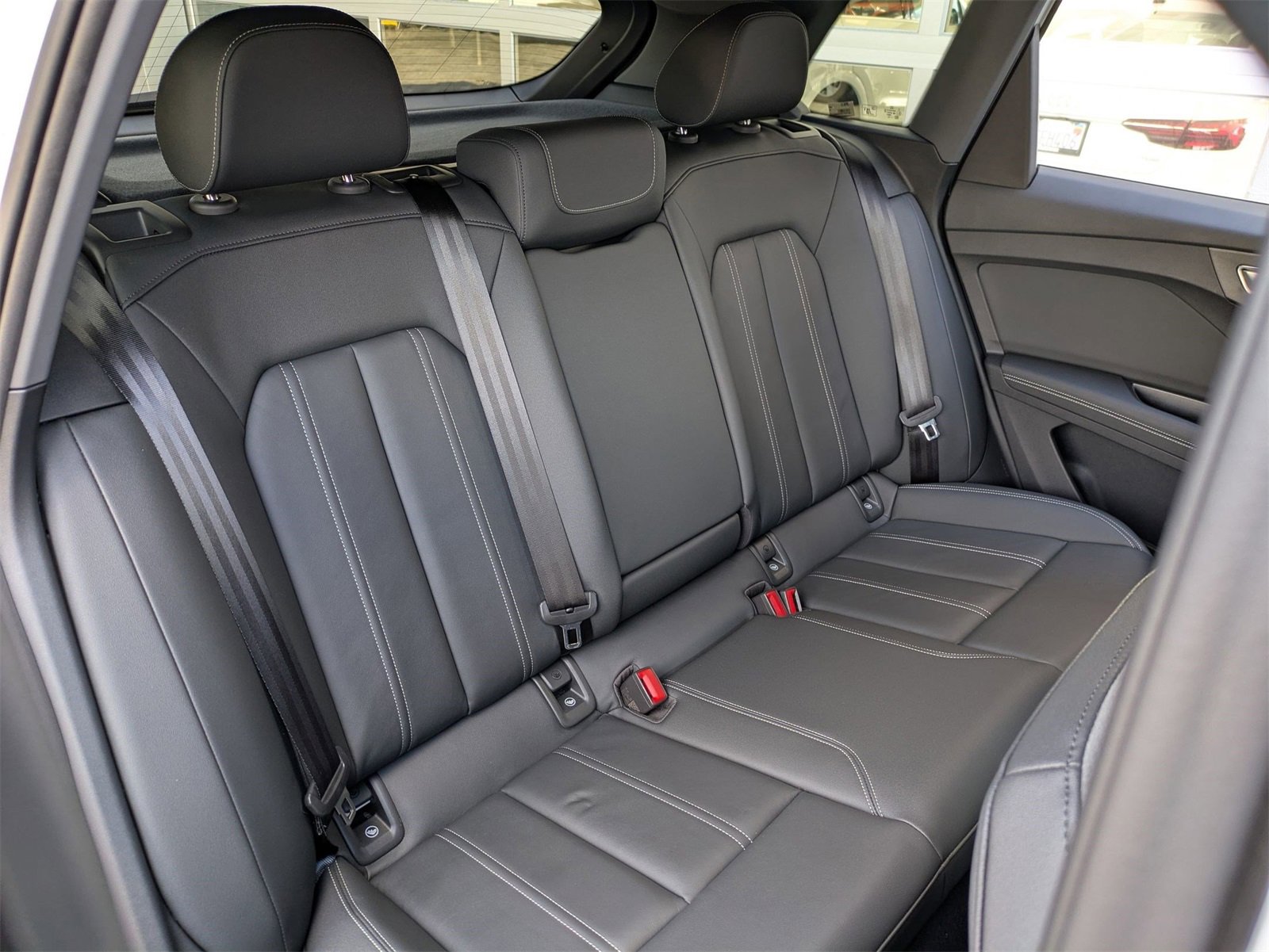 Used 2024 Audi Q4 e-tron Premium image 29