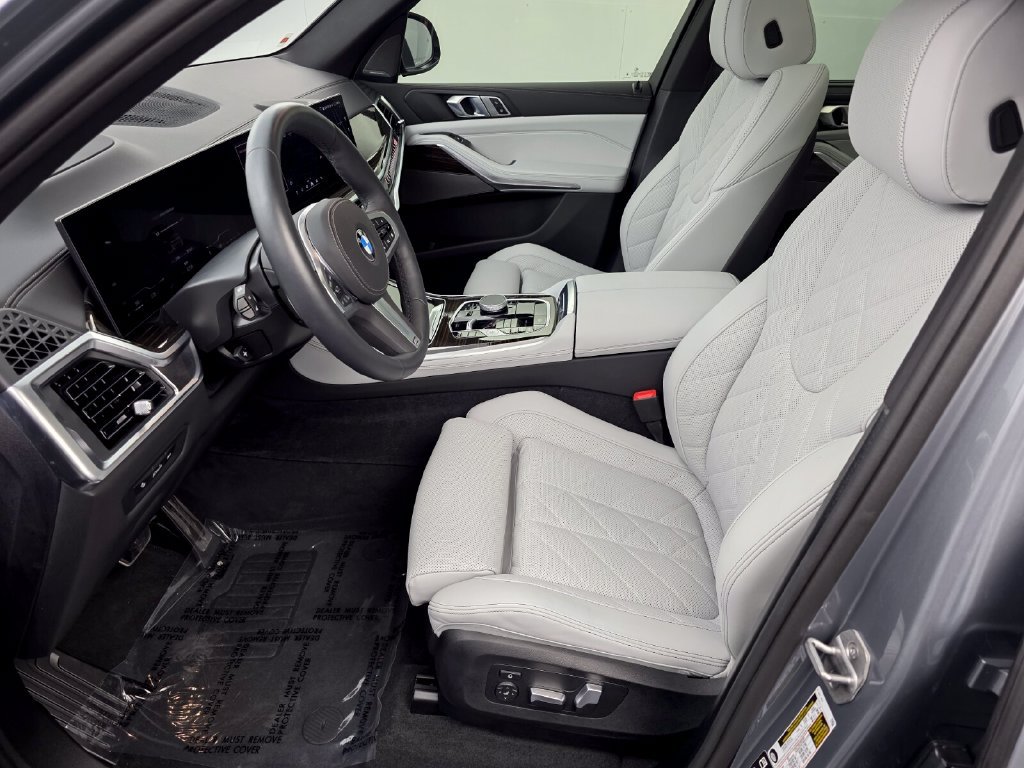 Used 2026 BMW X5 xDrive40i w/ M Sport Package AWD/4WD image 9