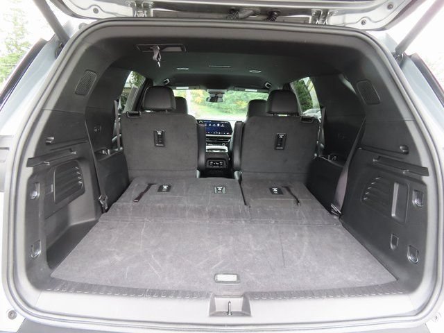 Used 2025 Chevrolet Traverse LT AWD/4WD image 33