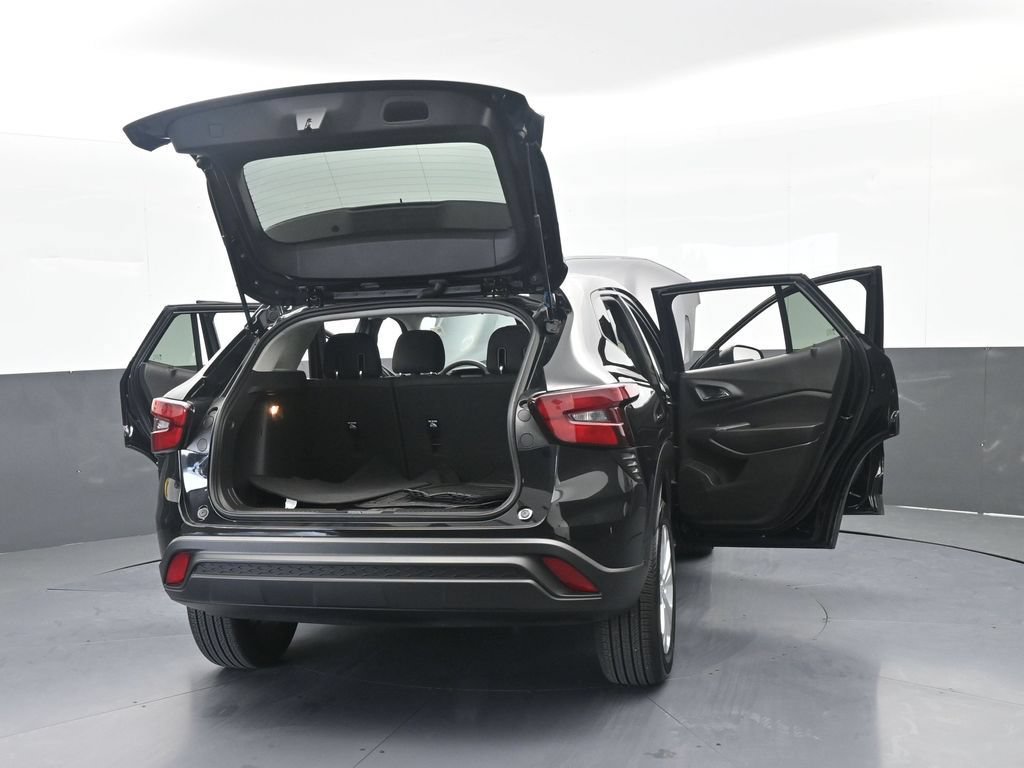 Used 2024 Chevrolet Trax LS FWD image 66