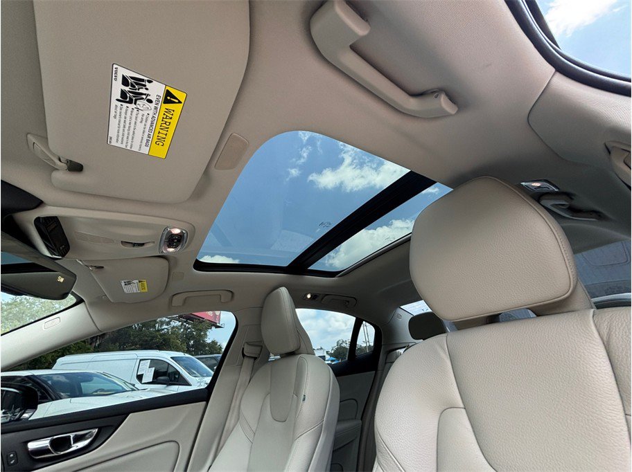 Used 2020 Volvo S60 T5 Momentum FWD image 38