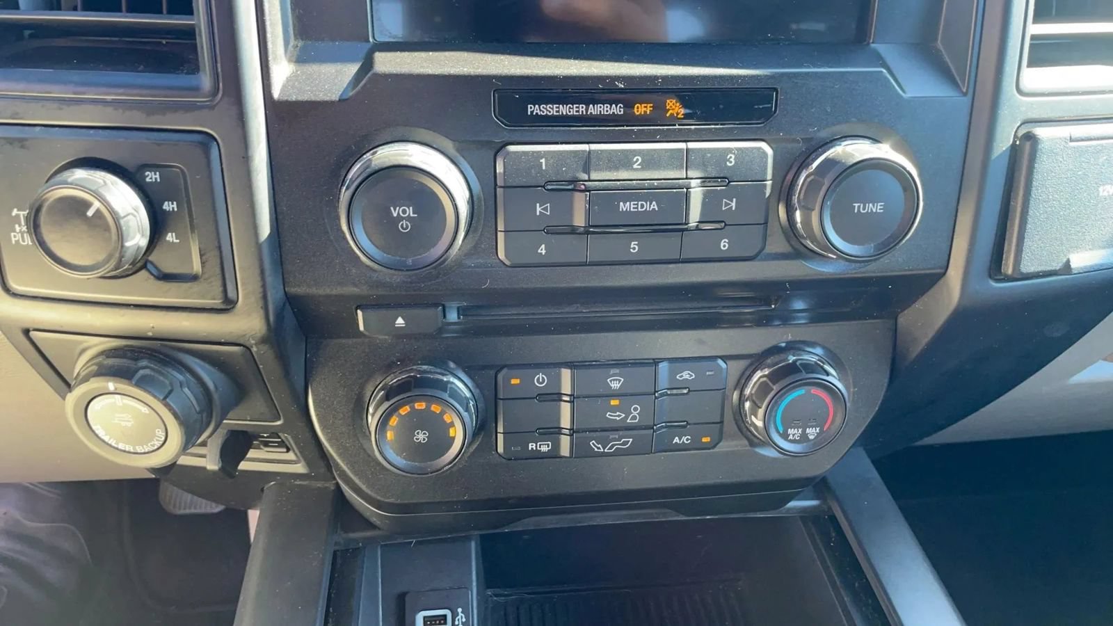 Used 2018 Ford F150 XL w/ Equipment Group 101A Mid AWD/4WD image 12