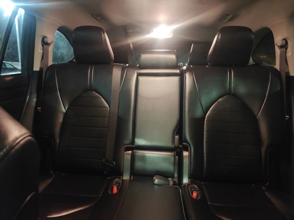 Used 2023 Toyota Highlander XLE image 10