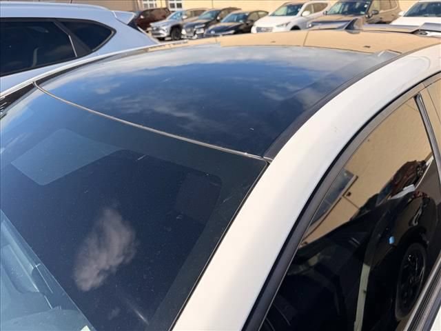 Used 2022 Toyota Corolla SE FWD image 21