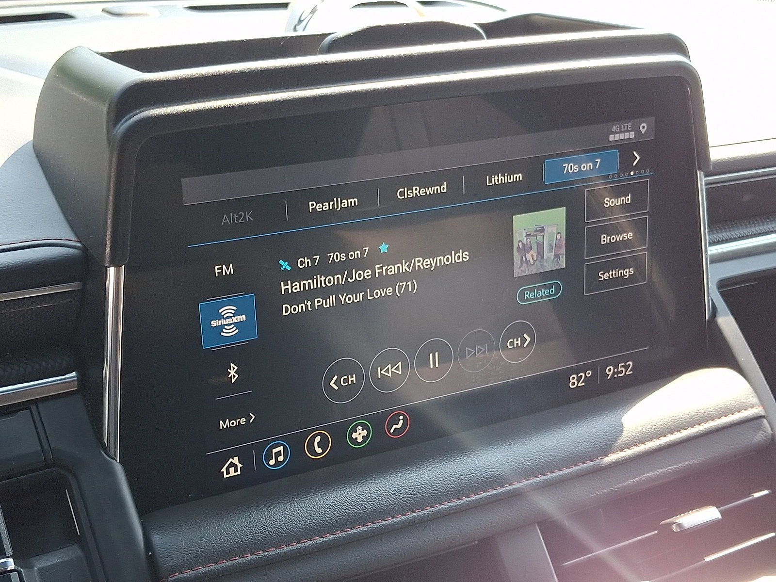 Used 2021 Chevrolet Suburban RST w/ Max Trailering Package AWD/4WD image 19