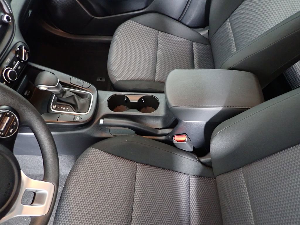 Used 2025 Kia Soul LX image 25