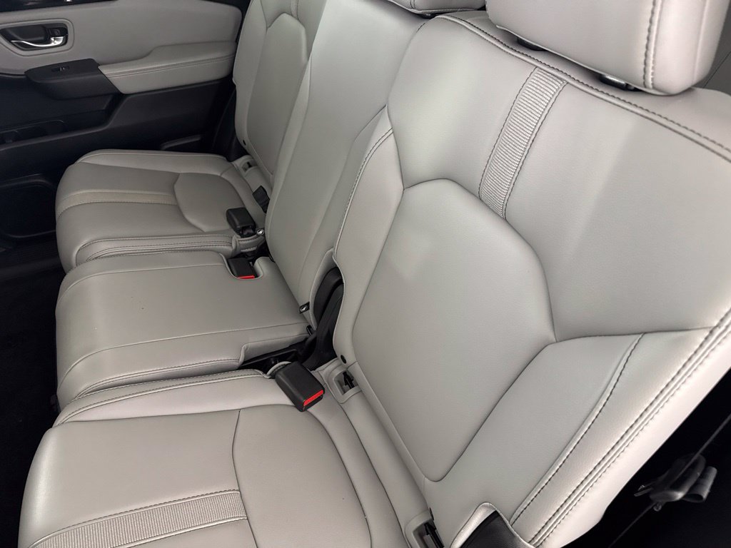 Certified 2025 Honda Pilot Touring image 38