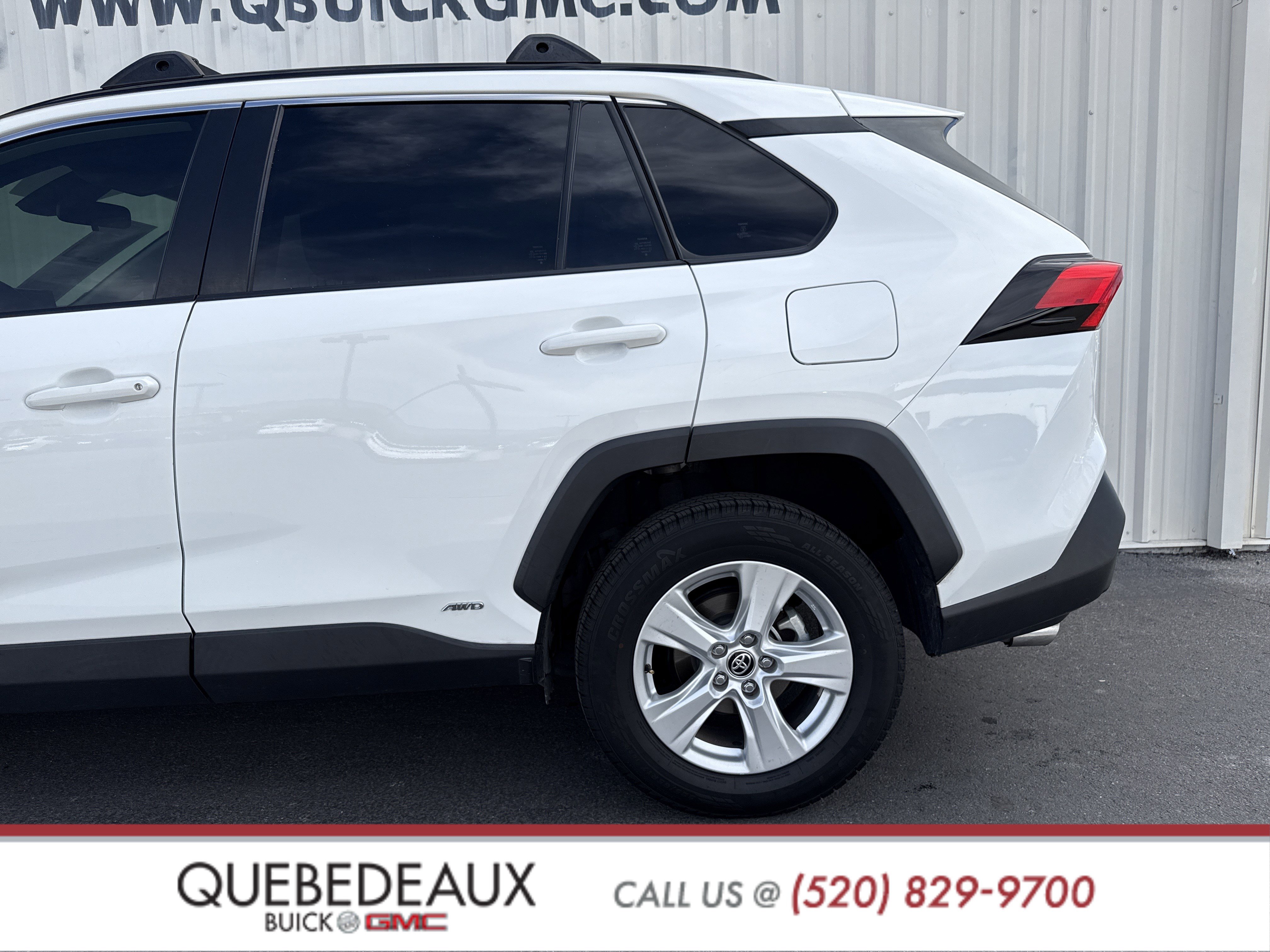 Used 2020 Toyota RAV4 LE image 2