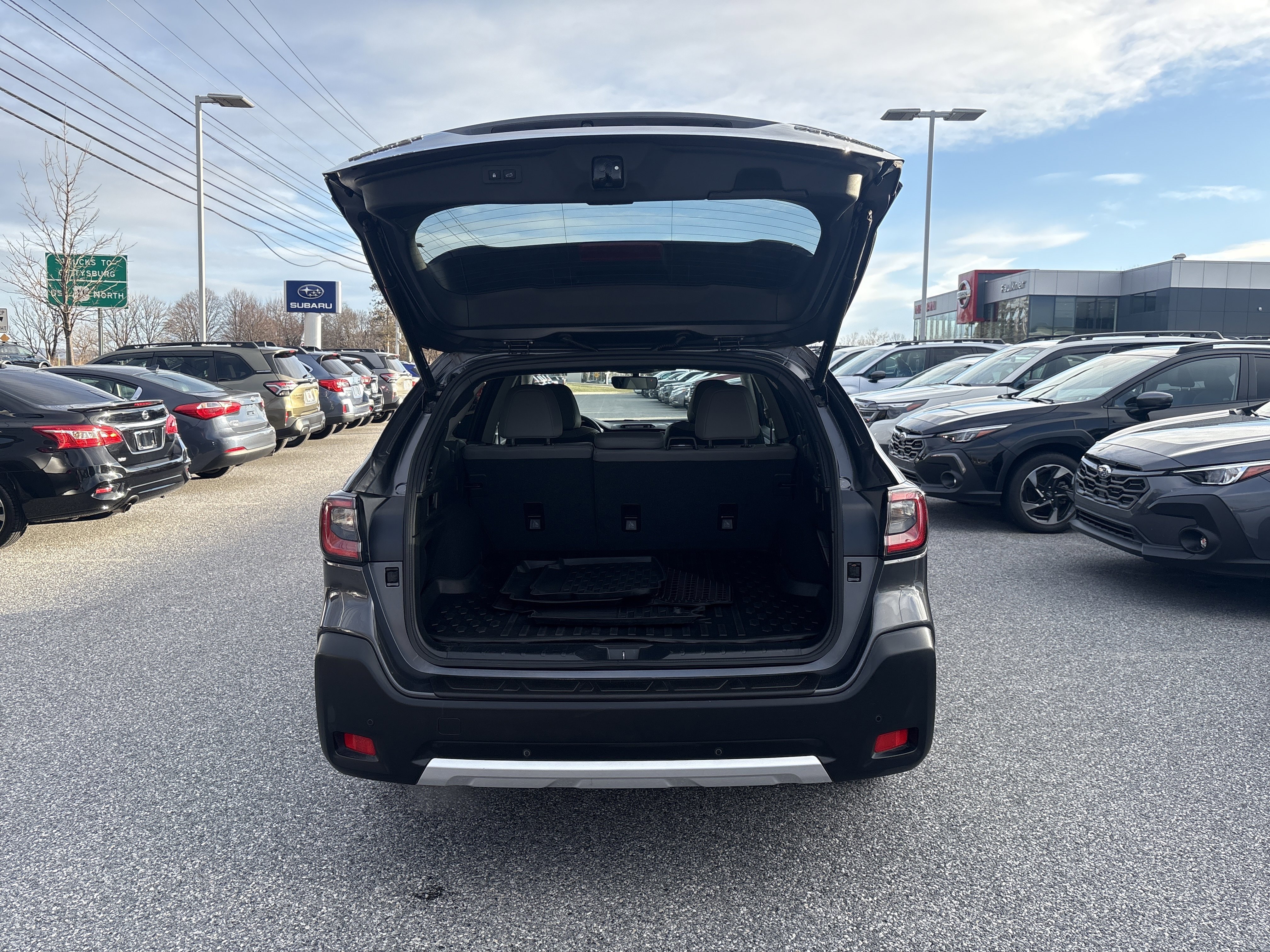 Used 2023 Subaru Outback Limited image 12