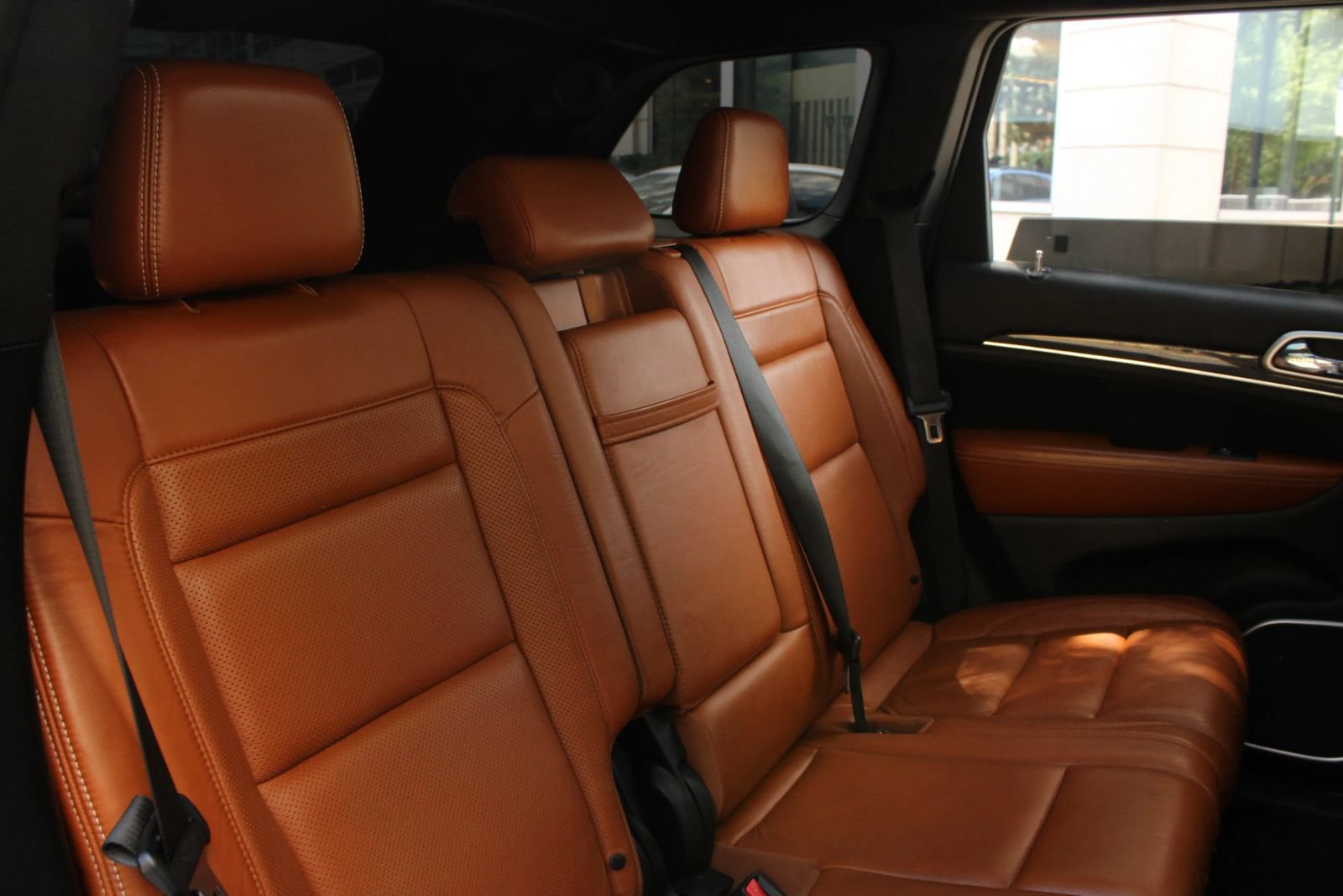 Used 2015 Jeep Grand Cherokee SRT w/ Luxury Group II AWD/4WD image 23
