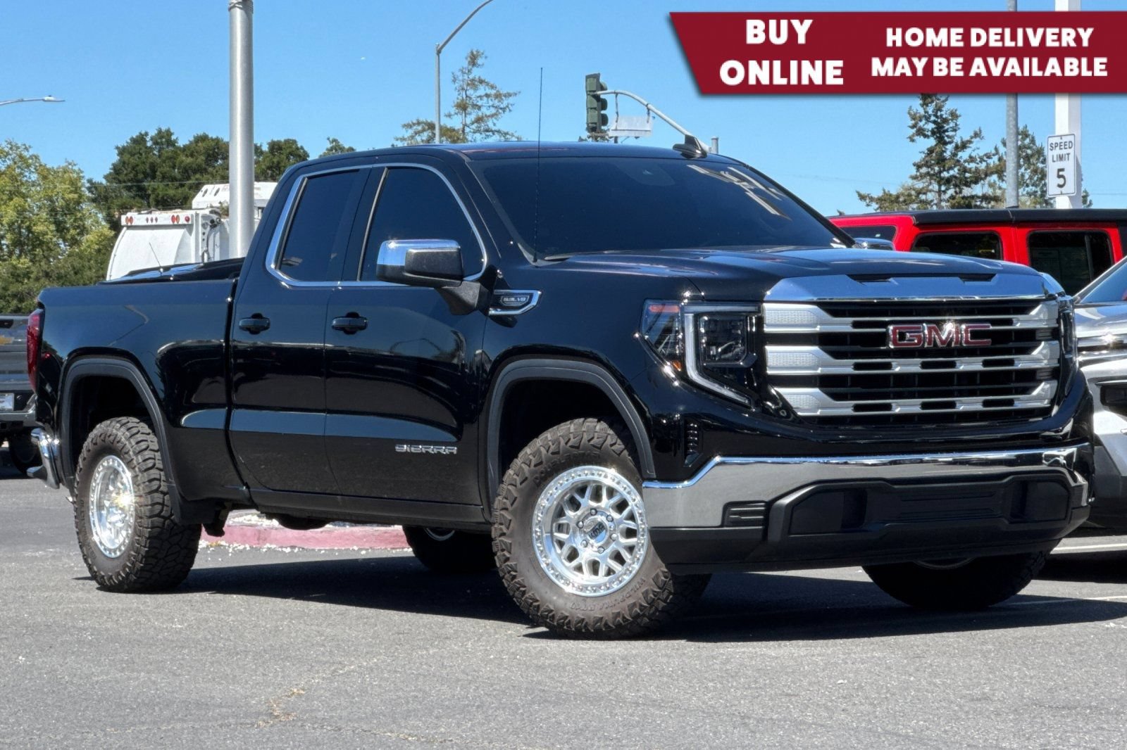 Used 2024 GMC Sierra 1500 SLE RWD image 1