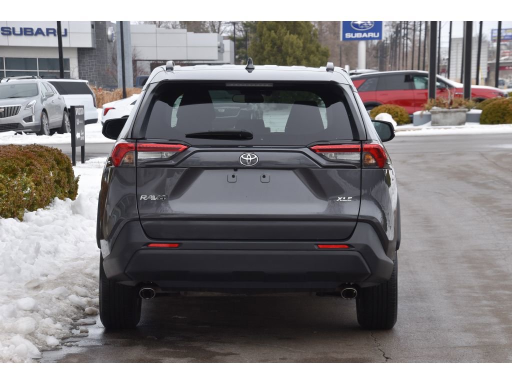 Used 2021 Toyota RAV4 XLE image 5