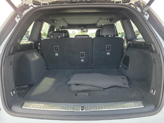Used 2023 Jeep Grand Cherokee Overland w/ Luxury Tech Group IV RWD image 9