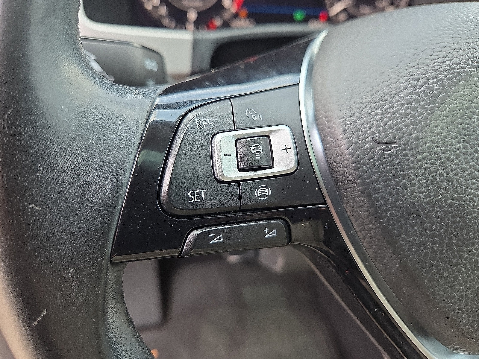 Used 2019 Volkswagen Atlas SEL Premium AWD/4WD image 12
