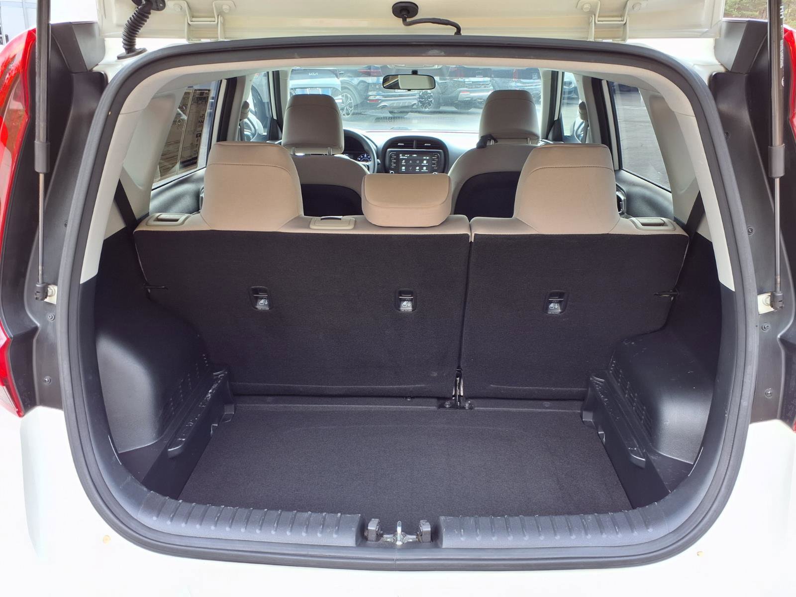 Used 2021 Kia Soul LX image 25